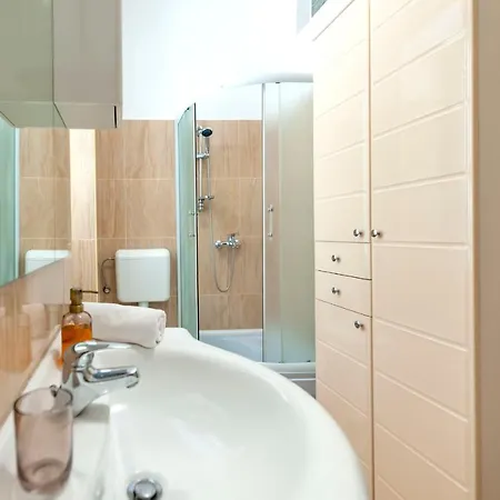 Apartements Bartoli דירה *