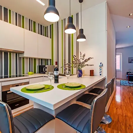 Apartements Bartoli דירה רוביני